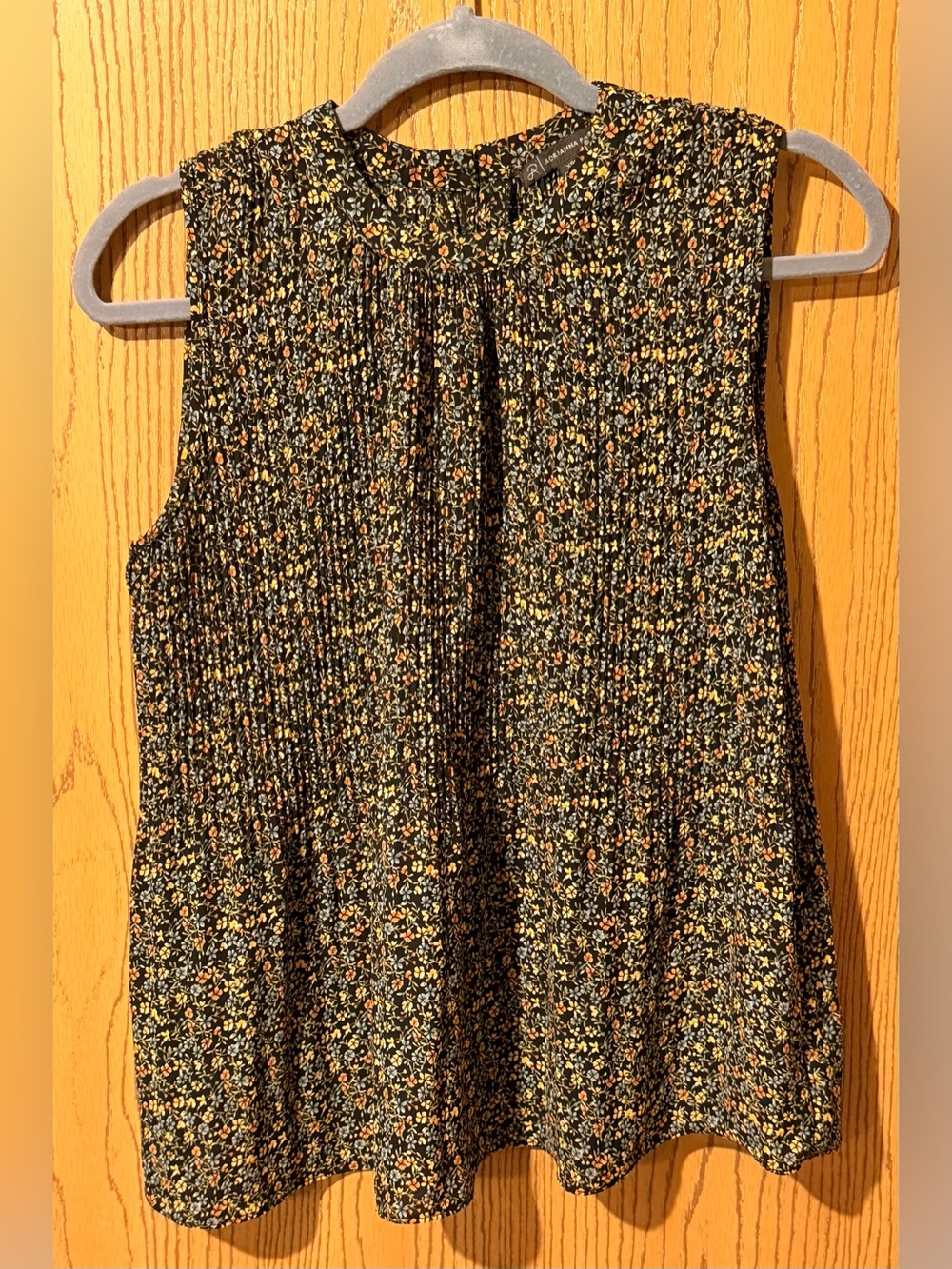 Adrianna Papell Pleated Sleeveless Black Floral Smocked Neck Top